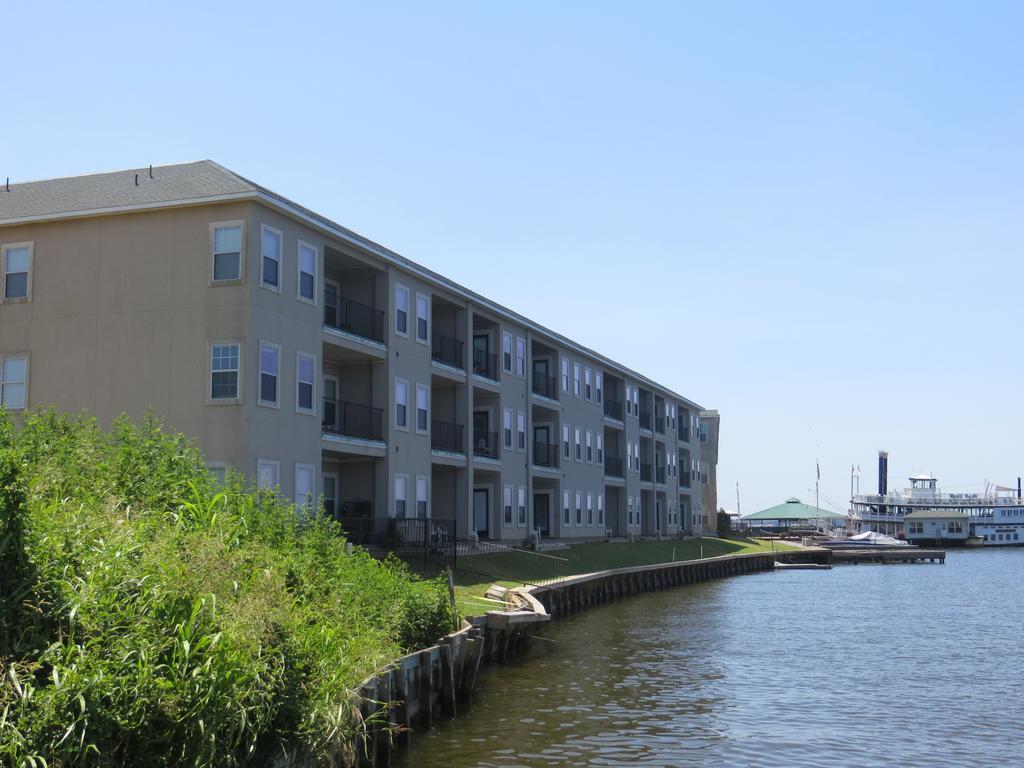 Sunset Harbor Resort Willis Bagian luar foto