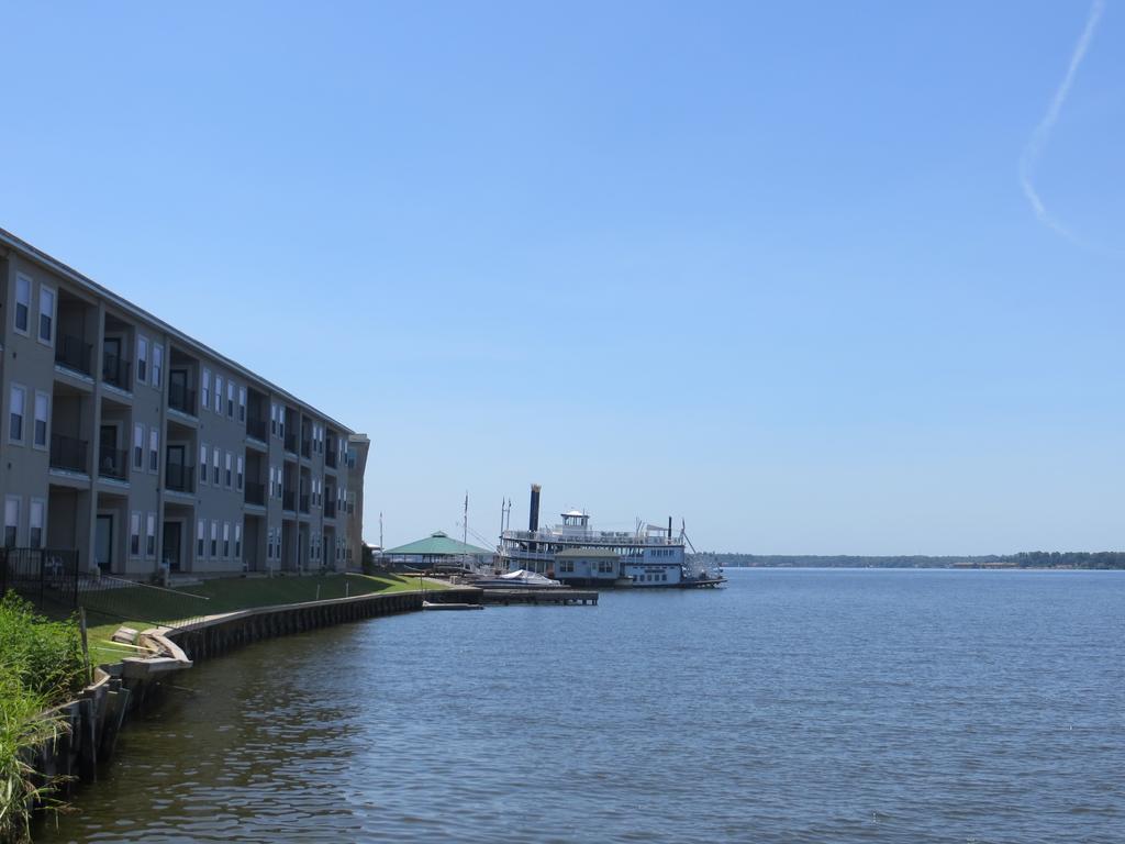 Sunset Harbor Resort Willis Bagian luar foto